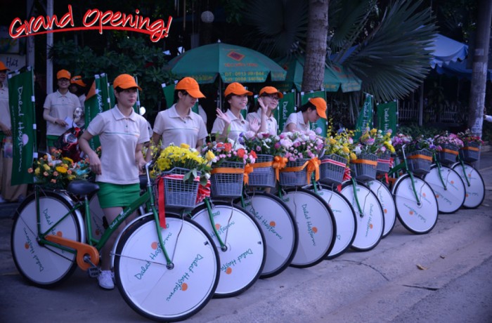 Press release - Dalat Hasfarm opens new flower shop in Bien Hoa City.