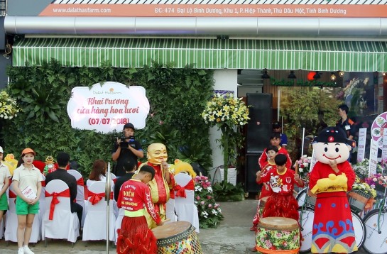 The Grand opening of Dalat Hasfarm’s first retail shop in Binh Duong