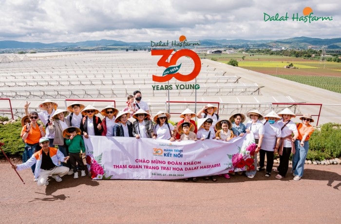 Chuyến tham quan trang trại kết nối những trái tim yêu hoa trong sự kiện "Dalat Hasfarm 30 Years Young – Hành Trình Kết Nối"