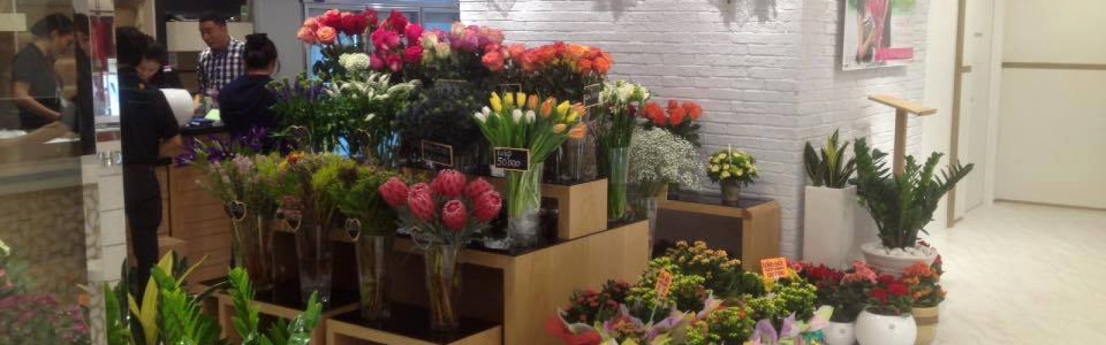 Press Release: Dalat Hasfarm opening the 9th Flower Shop at Takashimaya Commercial Center