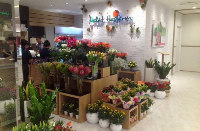 Press Release: Dalat Hasfarm opening the 9th Flower Shop at Takashimaya Commercial Center