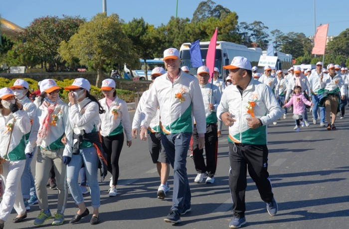 Hasfarm organizes Charity Walk in celebration of 25-year anniversary